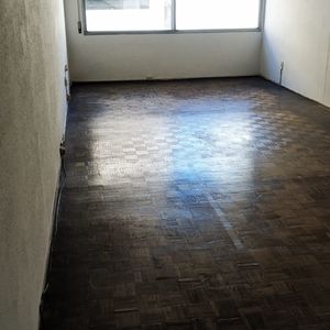 Escritorio En El Centro A La Venta