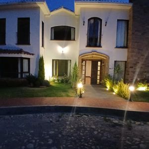 Zona Secuoya - Bonita Casa En Anticrético