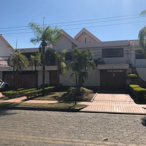 Casa En Venta Sobre 3er Anillo Equipetrol