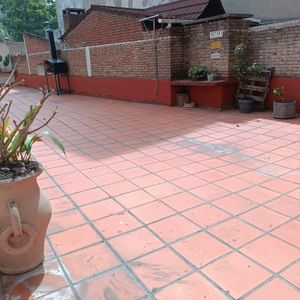 Dueño Vende Apto. 3 Dorm.garage. Amplio Patio De Uso Exclusivo En Cordón. 195 M2