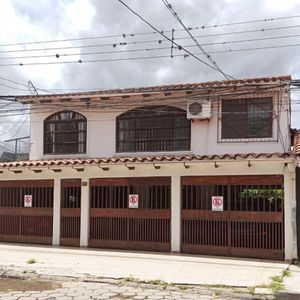 Casa En Venta , Alta Zona Comercial