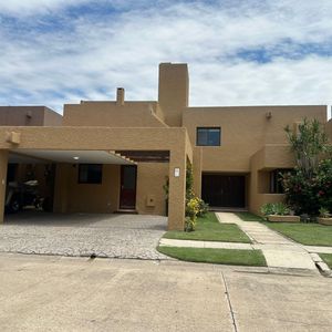 Condominio La Hacienda II Casa En Alquiler Amoblada 