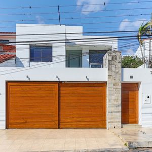 Casa Ana Barba (a Una Cuadra Del 2do Anillo - Zona Ramada)