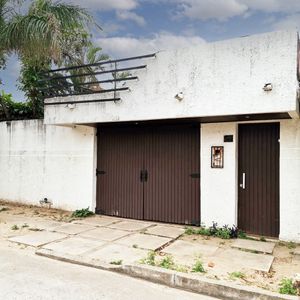 Amplia Casa En Venta