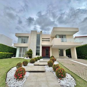  Casa Con Piscina En Alquiler Dentro De Condominio