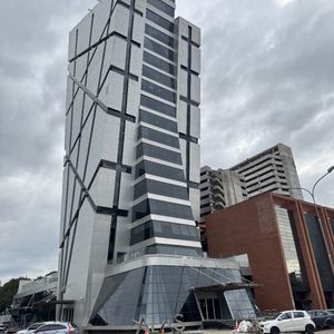 Oficina Con Mezanine En Alquiler - Torre Alas Equipetrol