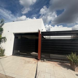 Casa Con Piscina En Alquiler, Av San Aurelio 4to Anillo