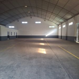  Z/ Norte 8vo Anillo Cerca Banzer Galpon 600m2 Con 4 Oficinas