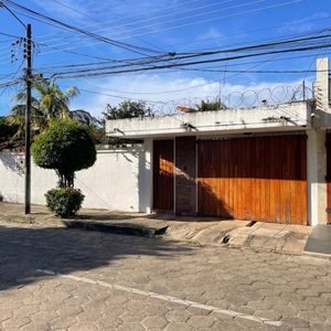 Casa En Venta En Barrio Urbari