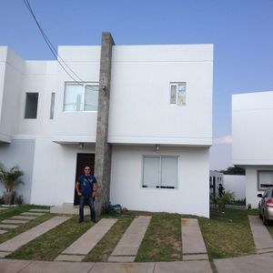 Extranjera Vende Por Viaje Casa En Condominio Privado