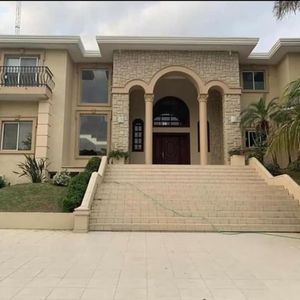 Casa En Alquiler - Colinas Del Urubo Sector 2