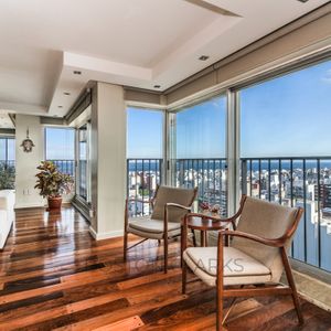 Apartamento En Venta Con Inquilinos: 4 Dormitorios, 4 Baños Y 2 Gge Dobles.