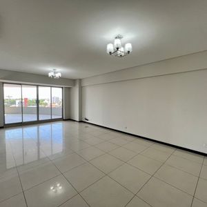 En Alquler Departamento De 4 Dormitorios 