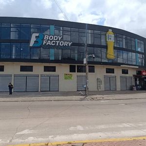 Local Comercial En Esquina Zona Oeste Radial 17 1/2