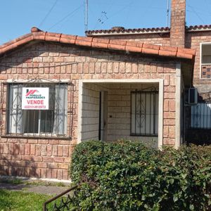 Venta De Vivienda 4 Dormitorios En Centro De Aguas Corrientes, Canelones
