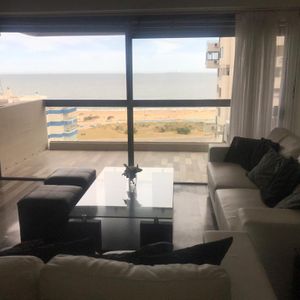Apartamento Frente Al Mar En Edificio Parquemar Center