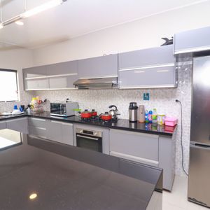 Casa De 4 Dormitorios En Venta Zona Sur 5to Anillo