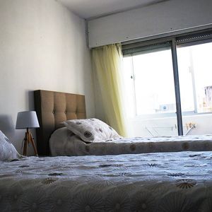 Apartamento Amoblado En Pocitos, Con Vista Al Mar