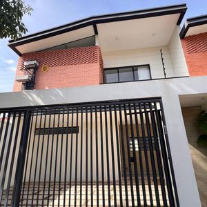  Casa En Venta – Barrio California, Zona Oeste