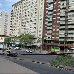 Apartamento En Centro. Avenida Libertador- Se Alquila 