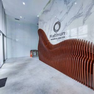 Lujosa Oficina Amoblada En Venta