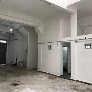 Venta O Alquiler Deposito 190 M2 Barrio Reus 
