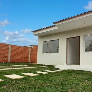 Casa Economica De 1 Dorm En Urb. Akualand