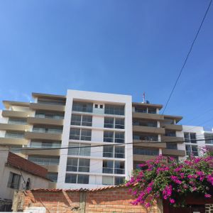 Hermoso Departamento, Precio Reducido, Bien Centrico, 3 Dormitorios, 2.5 Banos
