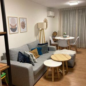 Hermoso Apartamento, 2 Dormitorios Con Cochera, Muy Luminoso, 5to Piso
