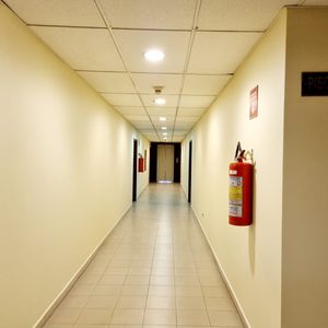 Hermosas Oficinas En Alquiler  Edificio Torres Cainco, Calle Cbba.