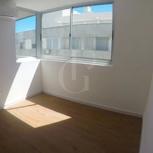 Venta 2 Dormitorios, Balcon, Con Opción Garaje Tres Cruces
