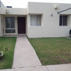 Casa En Alquiler  En Zona Norte 