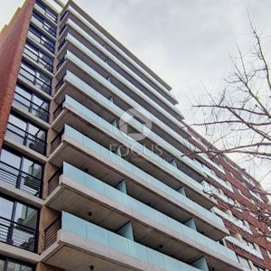 Venta Apartamento 2 Dormitorios, 2 Baños, Terraza Y 2 Garajes En Pocitos
