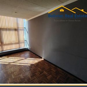 Consultorio En Venta Sobre Calle 21 De Calacoto