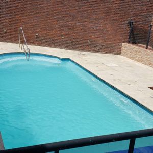 Exclusiva Residencia En Malvín: Lujo Y Confort En Ubicación Privilegiada