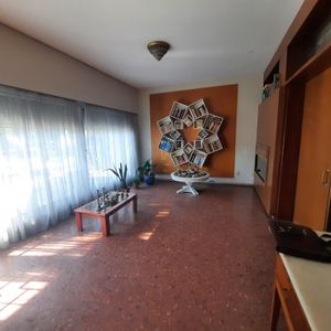 Casablanca - Sobre Bvar. Artigas, Hermosa Casa