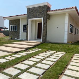 Casa En Venta En El Urubo - Cond Santa Cruz De La Colina 