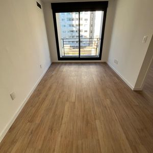 Venta  Apartamento 1 Dormitorio En Tres Cruces, Con Renta 