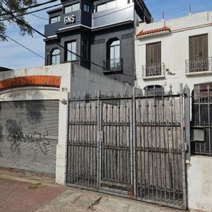Casa 3 Dormitorios 3 Baños. A Media Cuadra De La Rambla.