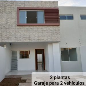 Hermosa Casa En Urbanización Kaoba Zona Norte, A Estrenar