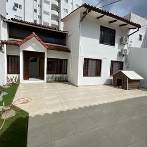 Casa En Alquiler Zona Norte Av Beni De 4 Habitaciones