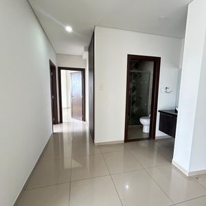 Departamento De 2 Dormitorios - última Joya En Equipetrol Avenida La Salle