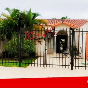 Hermosa Casa En Venta Entre 4to Y 5to Anillo