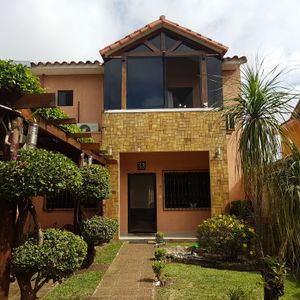 Hermosa Casa En Venta. Dentro De Condominio Cerrado 
