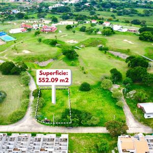 Dentro De Condominio Terreno En Venta
