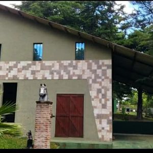 Propiedad En Lagos Del Norte Rivera.