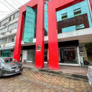 Amplio Colar Comercial En Alquiler