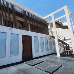 Local En Alquiler - Av. Alemana Y 2do Anillo