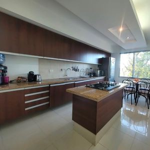 En Venta Departamento De 3 Dormitorios Con Parqueo Y Baulera