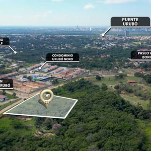 En Venta Amplio Terreno En El Urubo